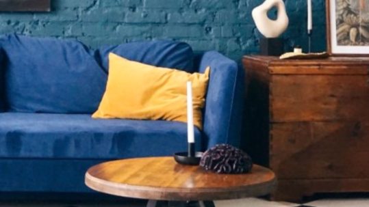 Quelle couleur ne se marie pas avec le bleu ?